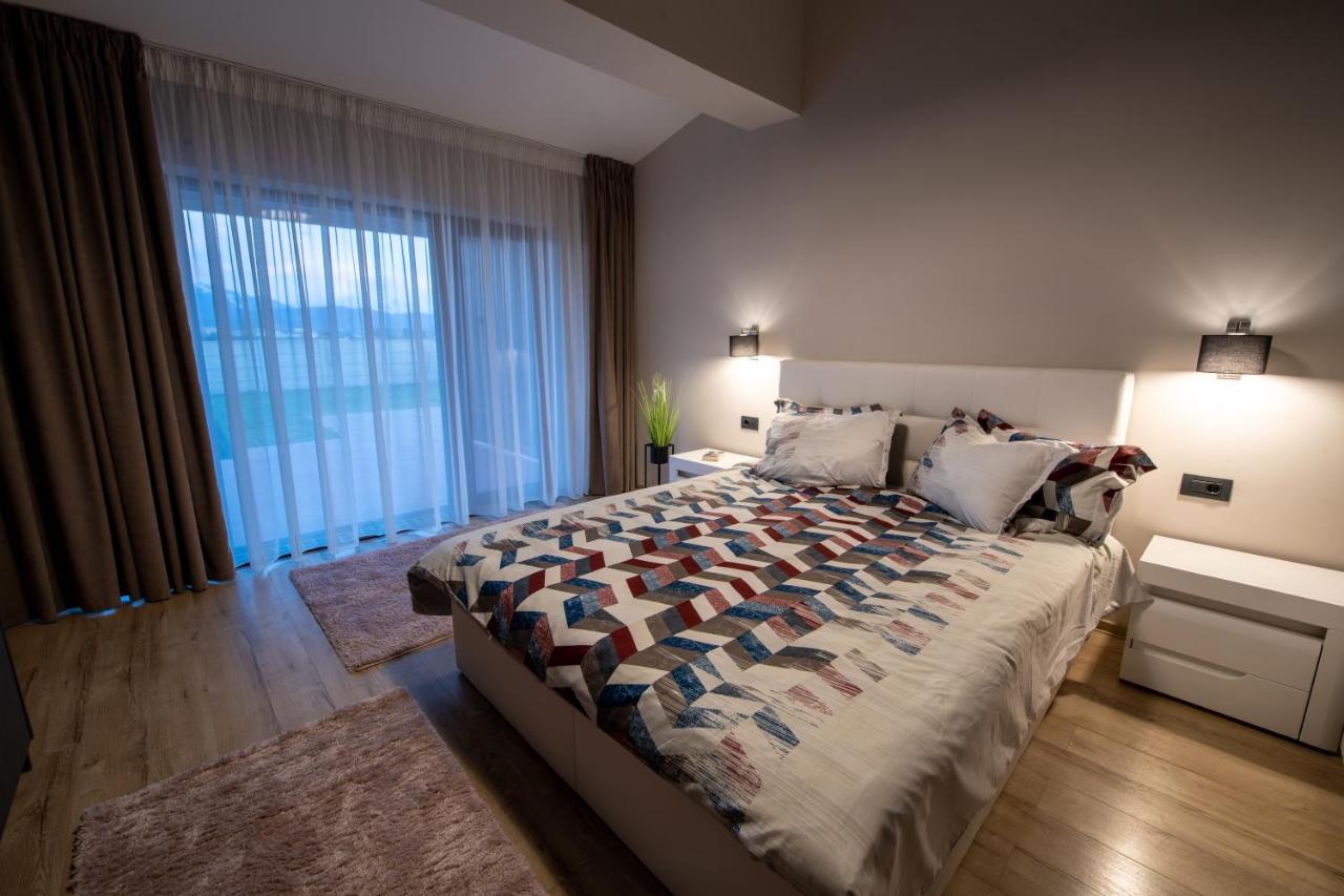 Casa Florida Villa Brasov Exterior photo